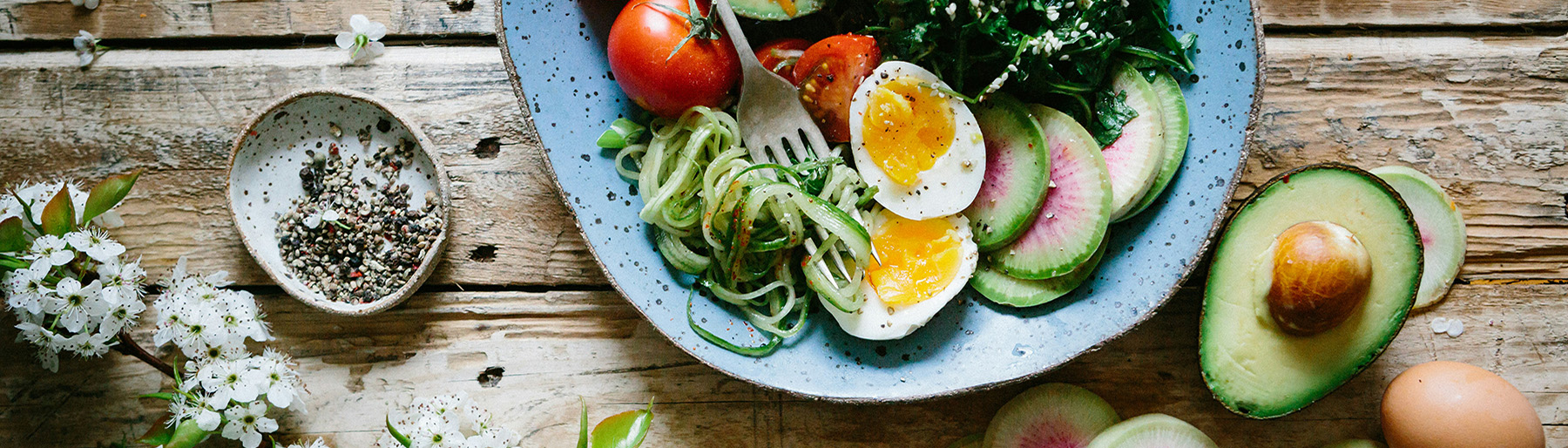 Fresh vegetables and herbs representing detox and natural nutrition